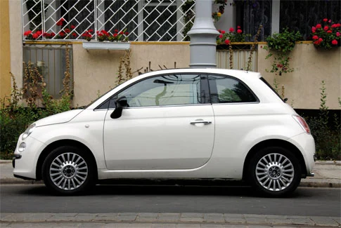 fiat 500 weißer Fiat 500 – Beispiel für Gebrauchtwagenankauf Alfter